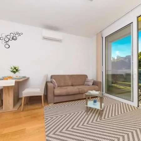 Iris Private Parking דירה