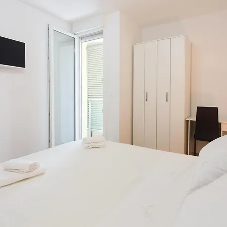 Iris Private Parking ספליט