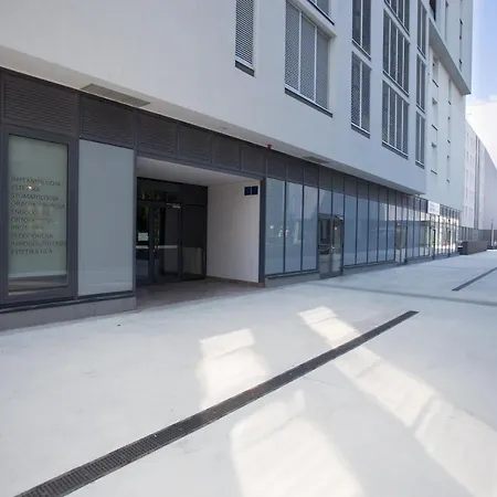Iris Private Parking Апартаменти *