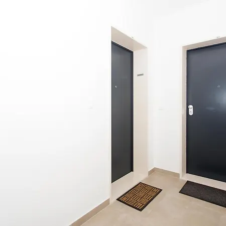 Iris Private Parking *